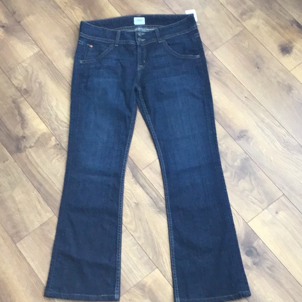 HUDSON LOW RISE SIGNATURE BOOTCUT JEANS LIKE NEW - Picture 2 of 10
